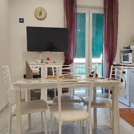 House 2018 Διαμέρισμα *